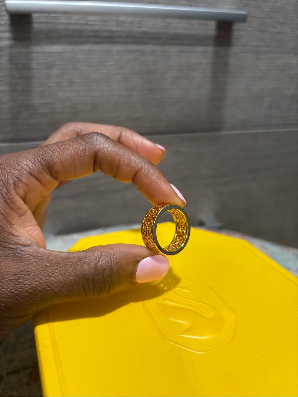 Tory Burch Kinsley logo band ring - Picture 3 of 7